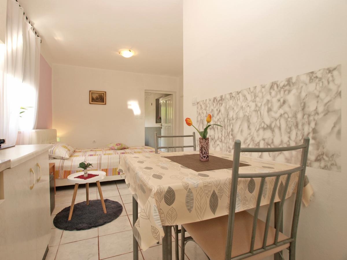 Apartment Josip 1649 Fazana Exterior photo